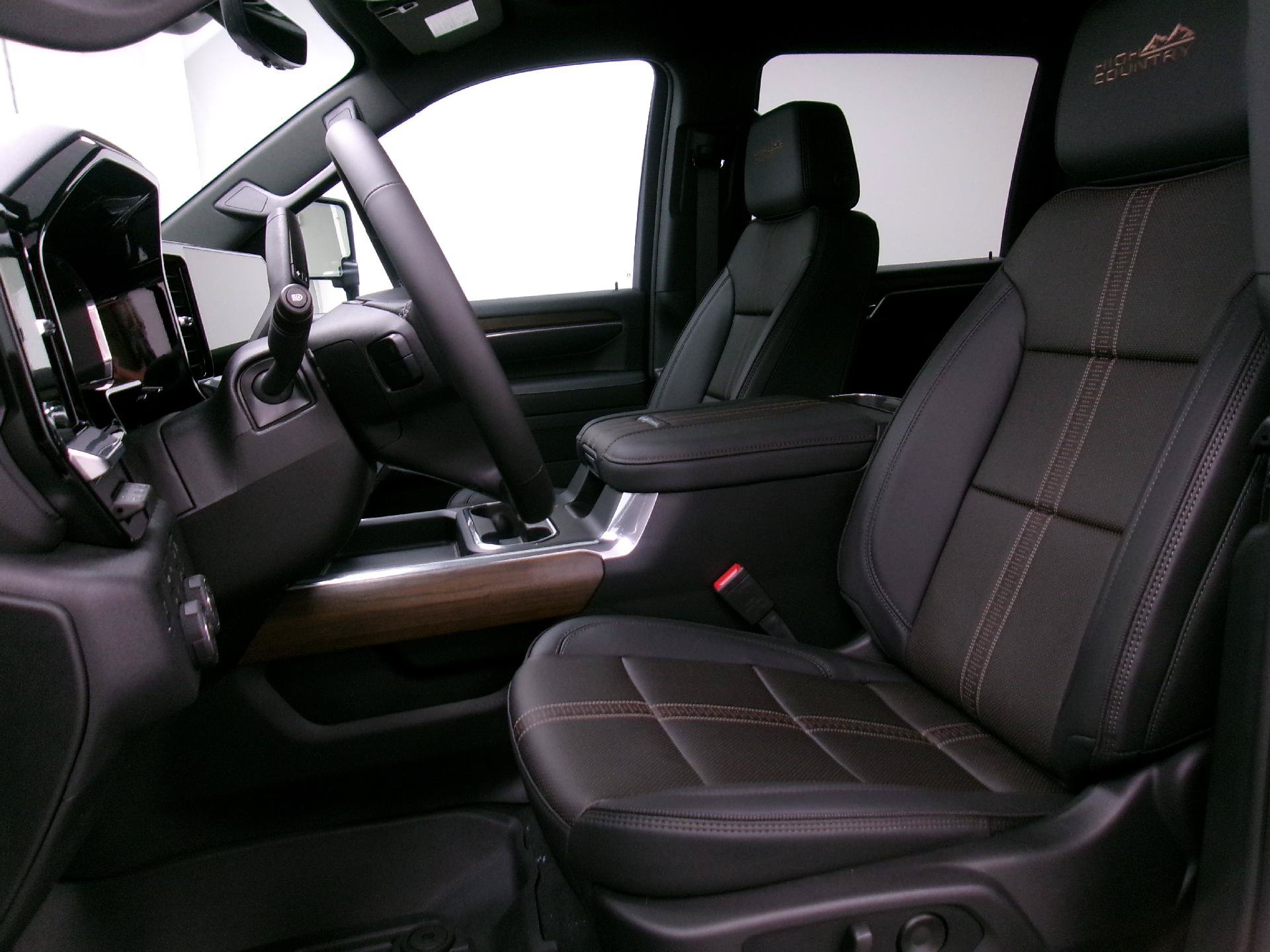 New 2026 Chevrolet Silverado 2500 High Country w/ Technology Package AWD/4WD image 9