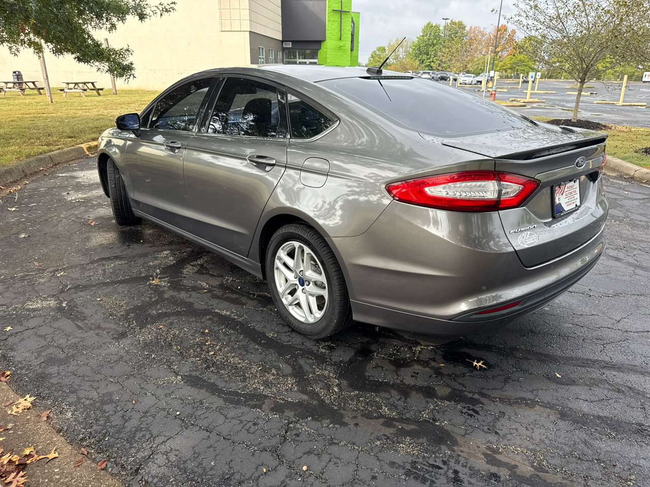 Used 2014 Ford Fusion SE image 4