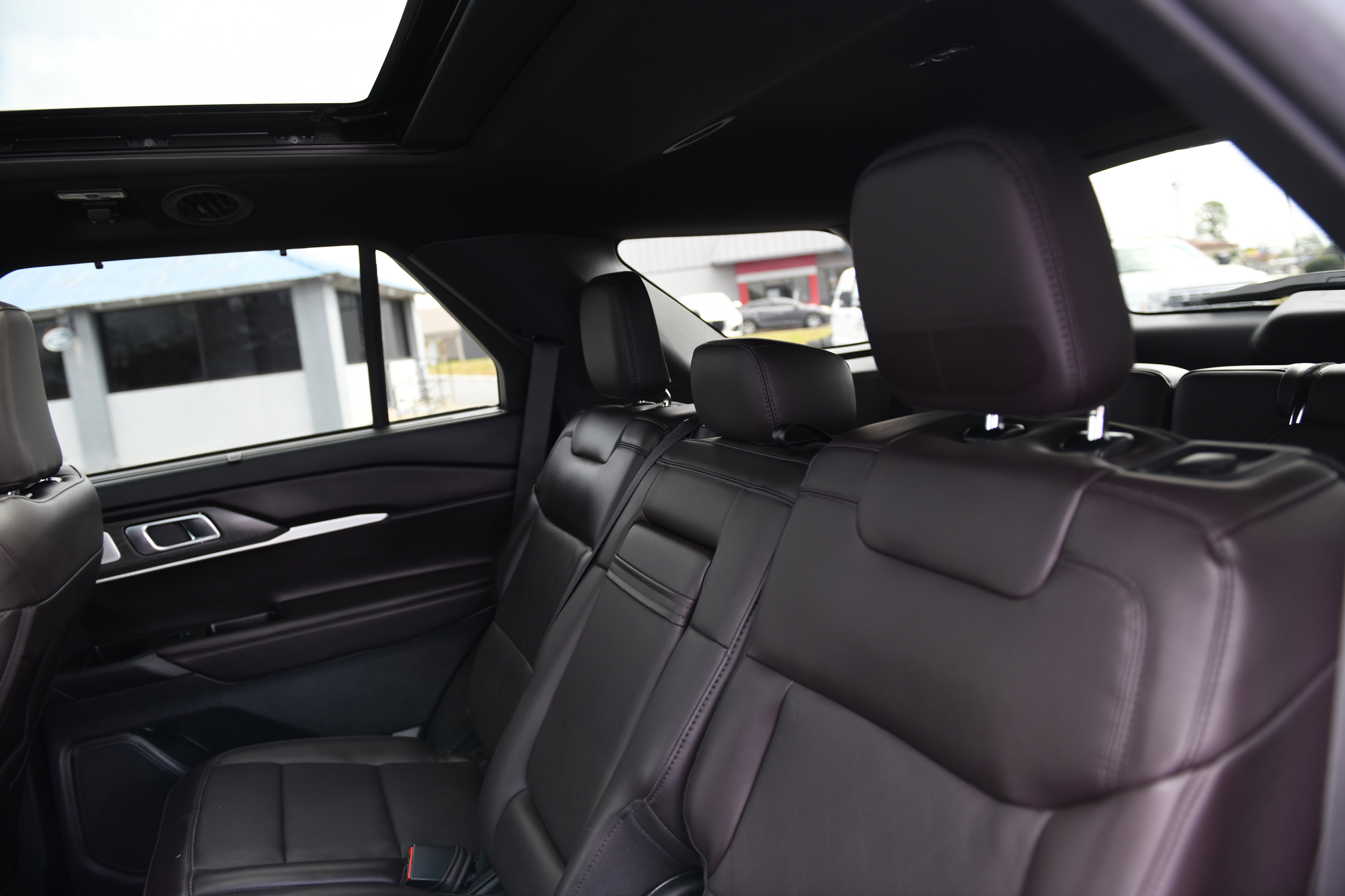 Used 2025 Ford Explorer Platinum image 15