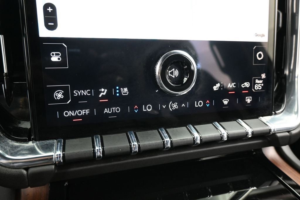 Used 2025 GMC Yukon XL Denali AWD/4WD image 28
