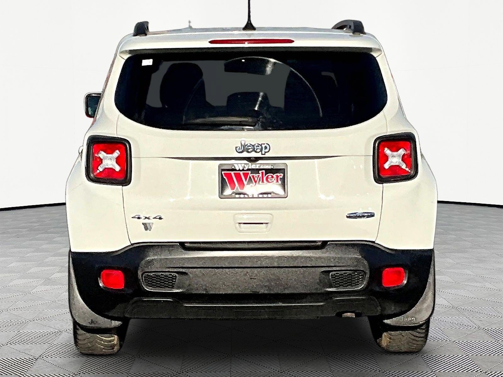 Used 2020 Jeep Renegade Latitude w/ Cold Weather Group AWD/4WD image 5