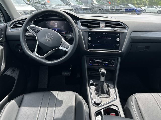 Used 2024 Volkswagen Tiguan SE AWD/4WD image 16