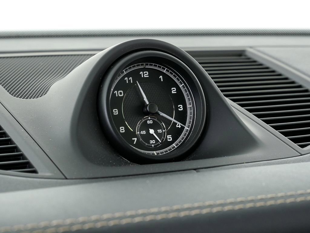 Certified 2023 Porsche Macan Turbo AWD/4WD image 17