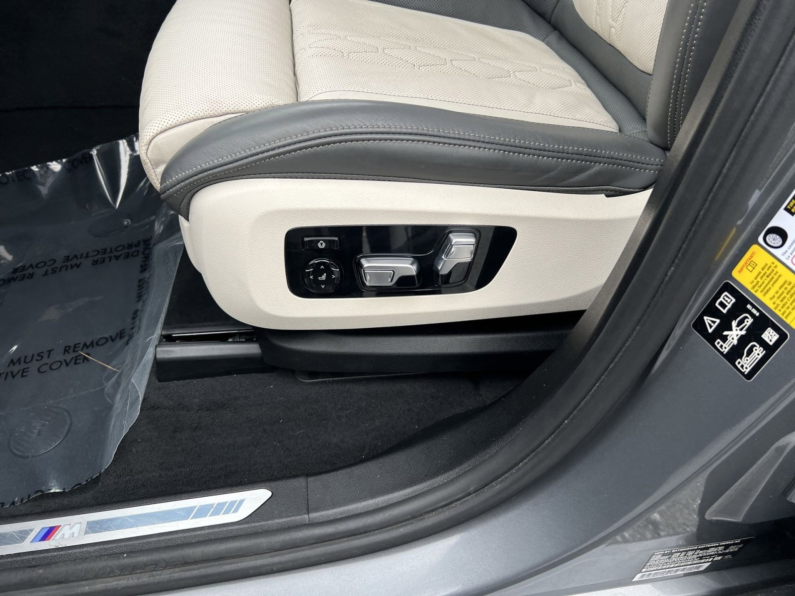 Used 2023 BMW X7 xDrive40i w/ M Sport Package image 14