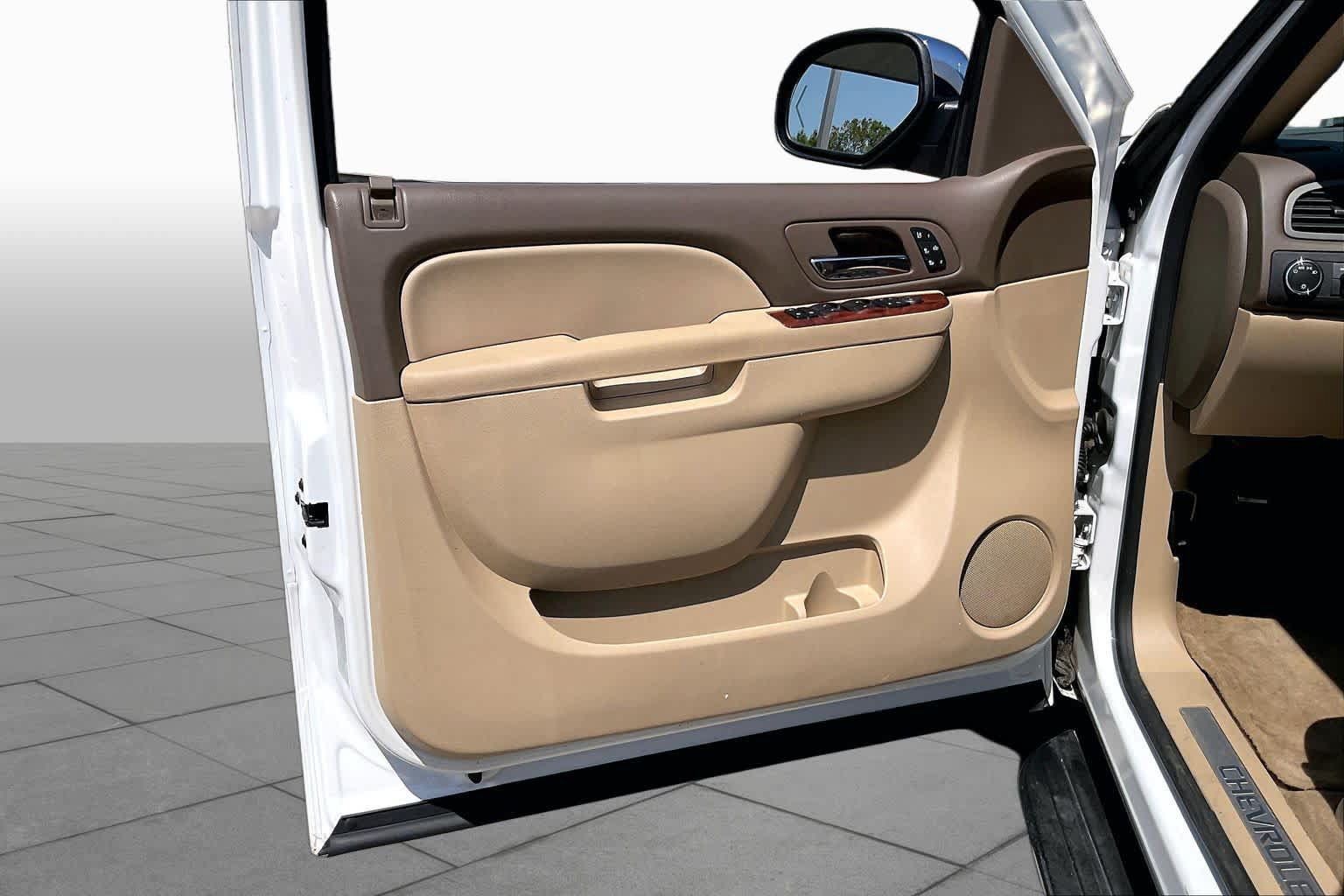 Used 2012 Chevrolet Avalanche LTZ RWD image 20