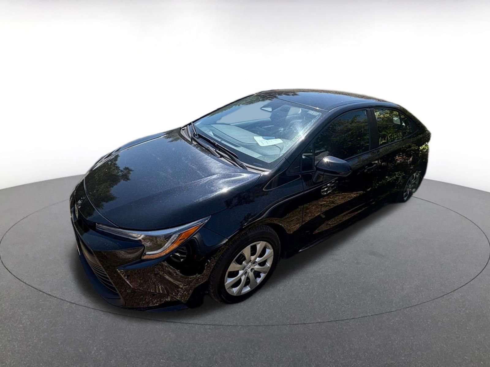Used 2025 Toyota Corolla LE image 7