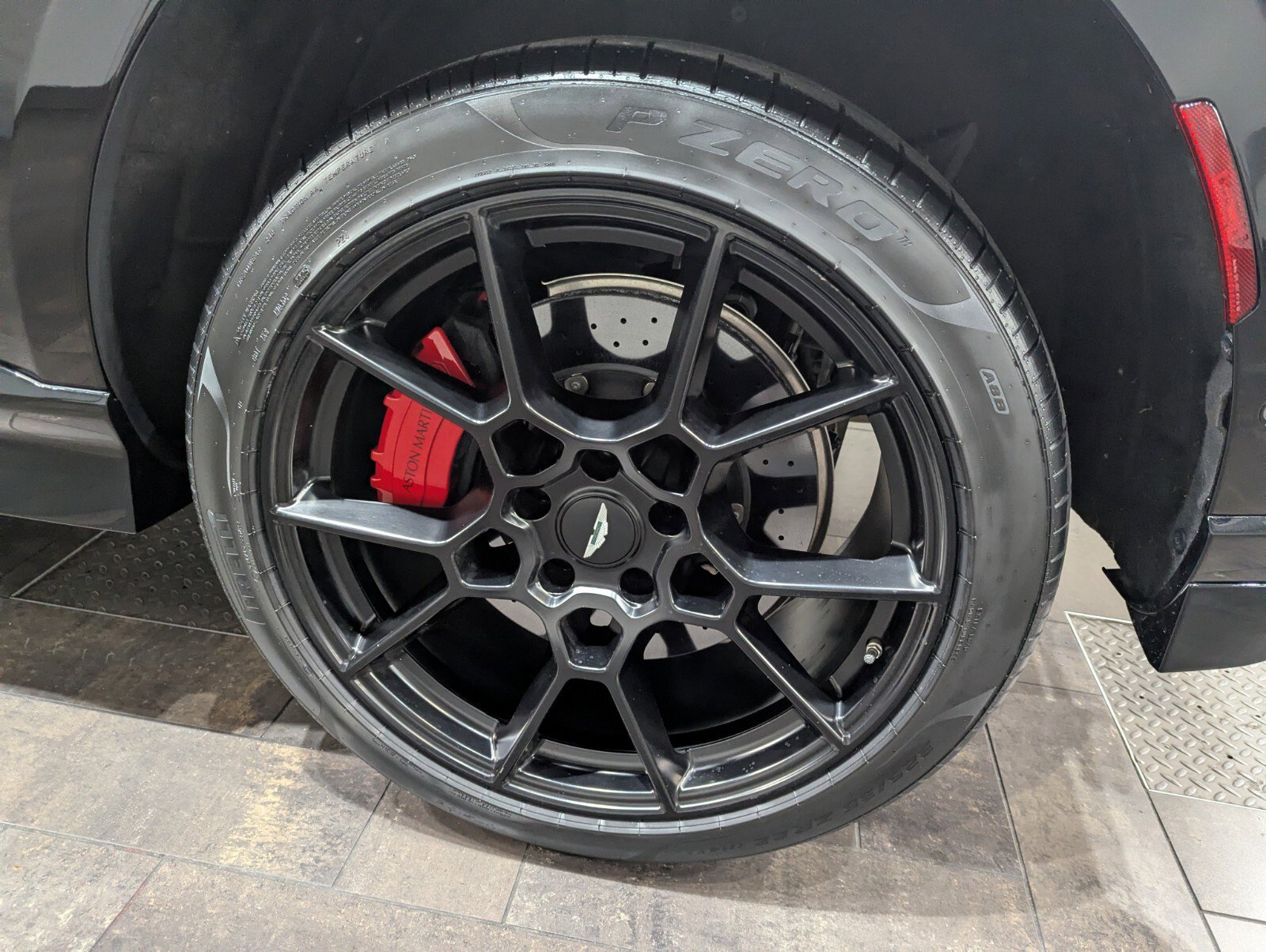 Used 2023 Aston Martin DBX 707 image 4