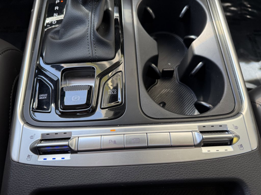 Used 2026 Kia Carnival SX FWD image 27