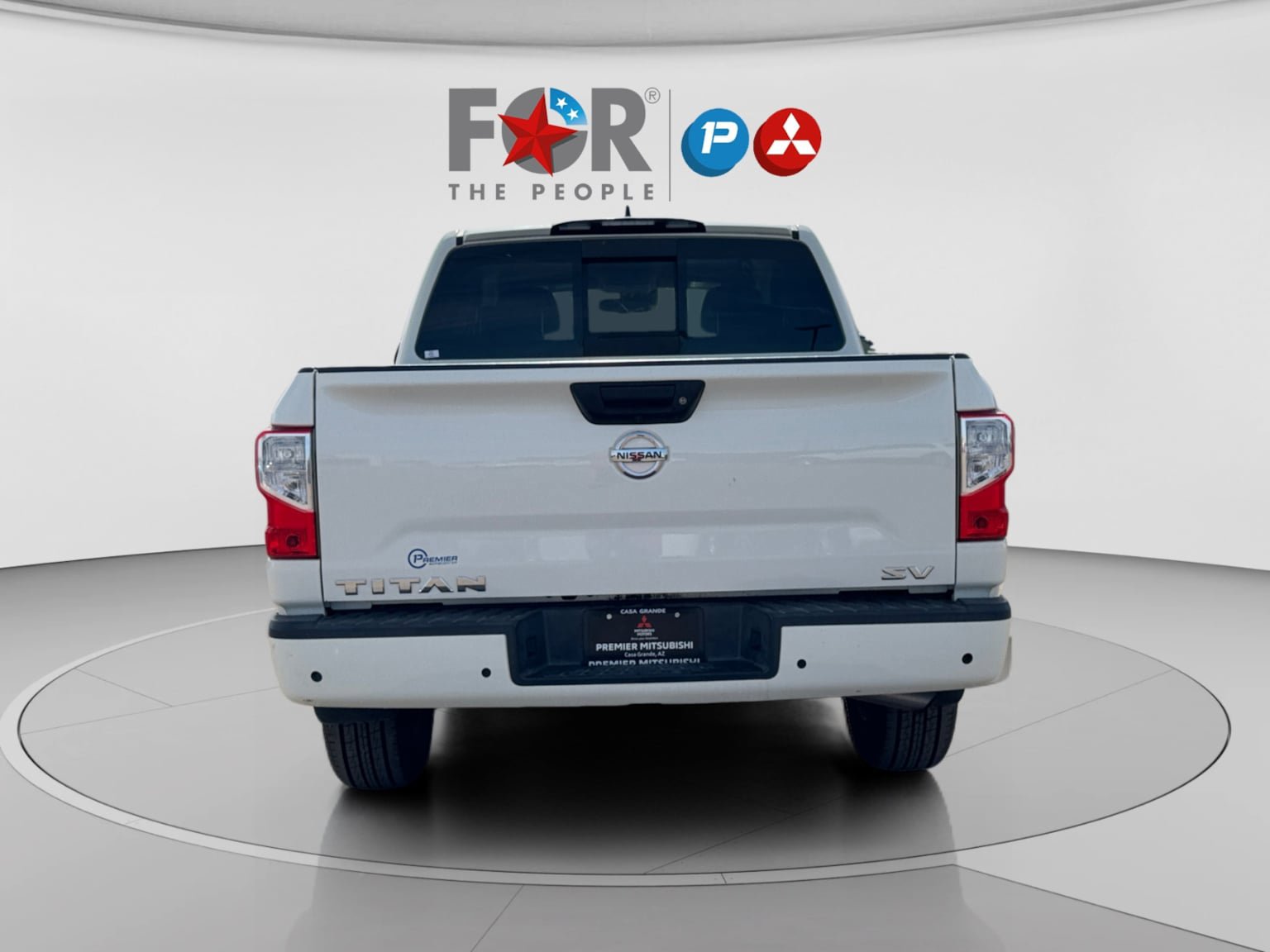 Used 2022 Nissan Titan SV w/ SV Convenience Package RWD image 4