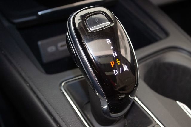 Used 2023 Cadillac XT4 Luxury w/ Cold Weather Package AWD/4WD image 33