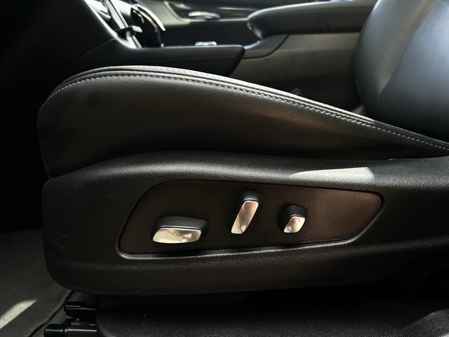 Used 2024 Cadillac XT6 Sport AWD/4WD image 32