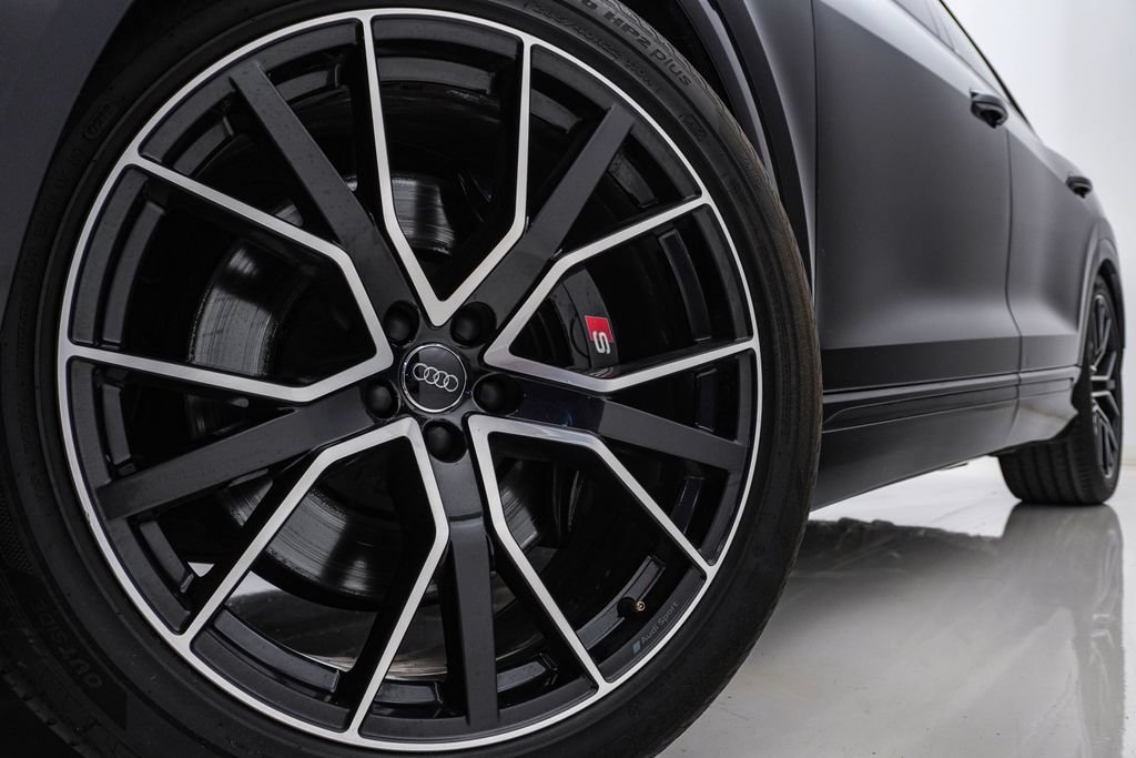 Used 2021 Audi SQ8 Premium Plus w/ SQ8 Black Optic Package AWD/4WD image 5