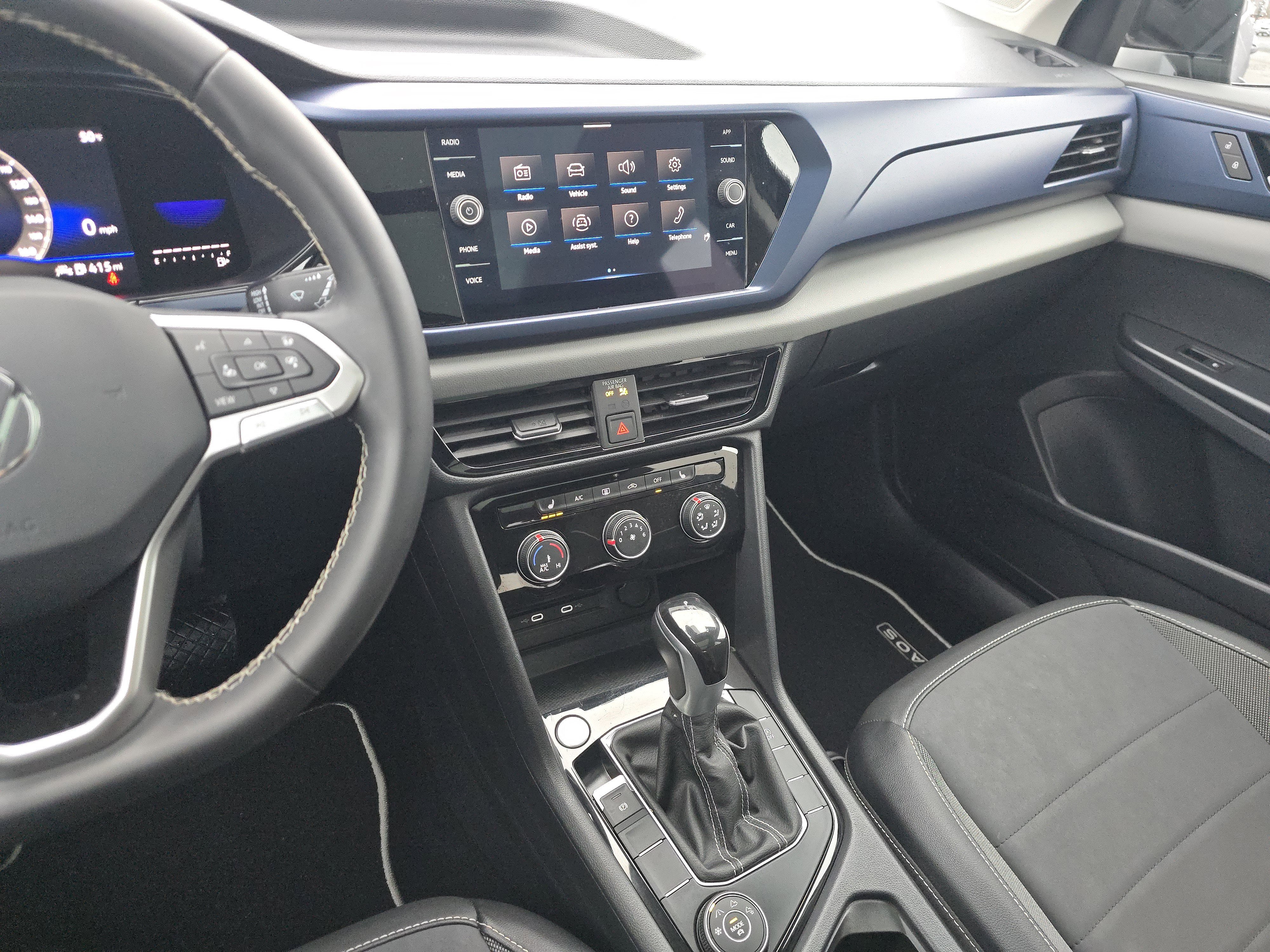 Certified 2023 Volkswagen Taos SE w/ Panoramic Sunroof Package image 21