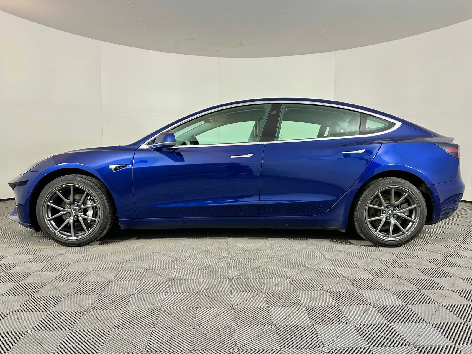 Used 2019 Tesla Model 3 Standard Range Plus RWD image 13