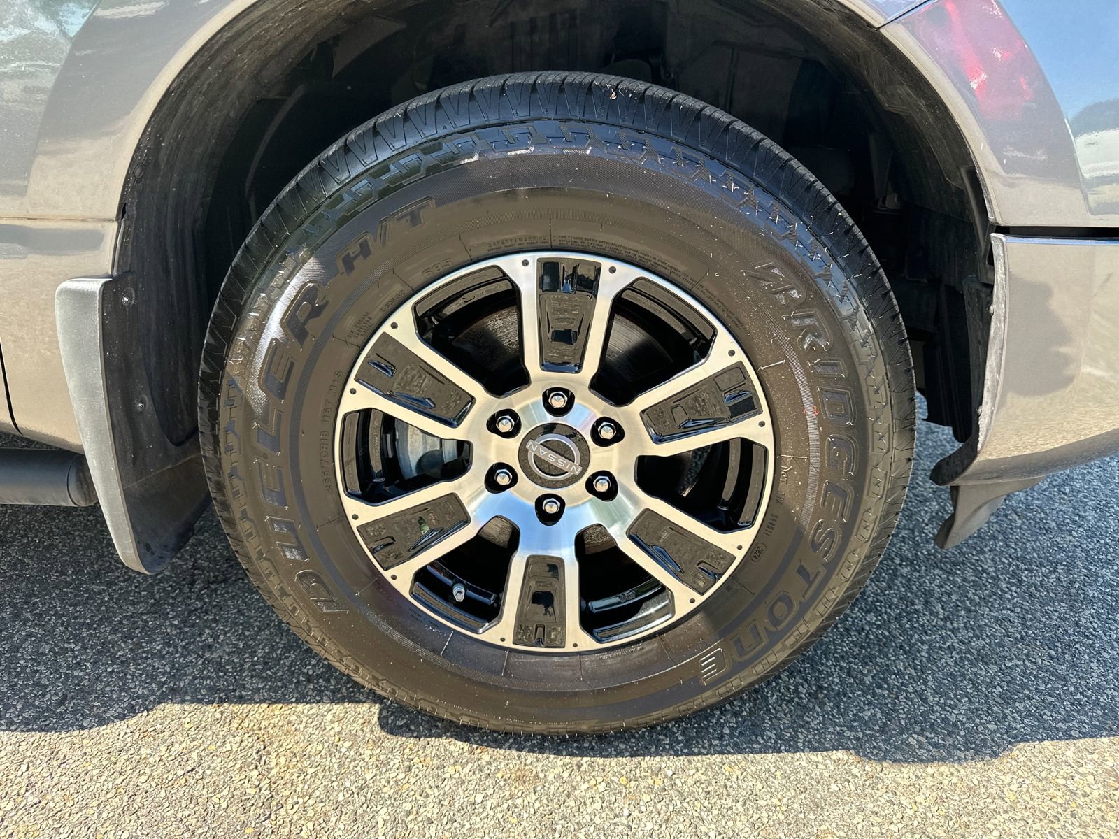 Used 2024 Nissan Titan SV w/ SV Convenience Package image 10