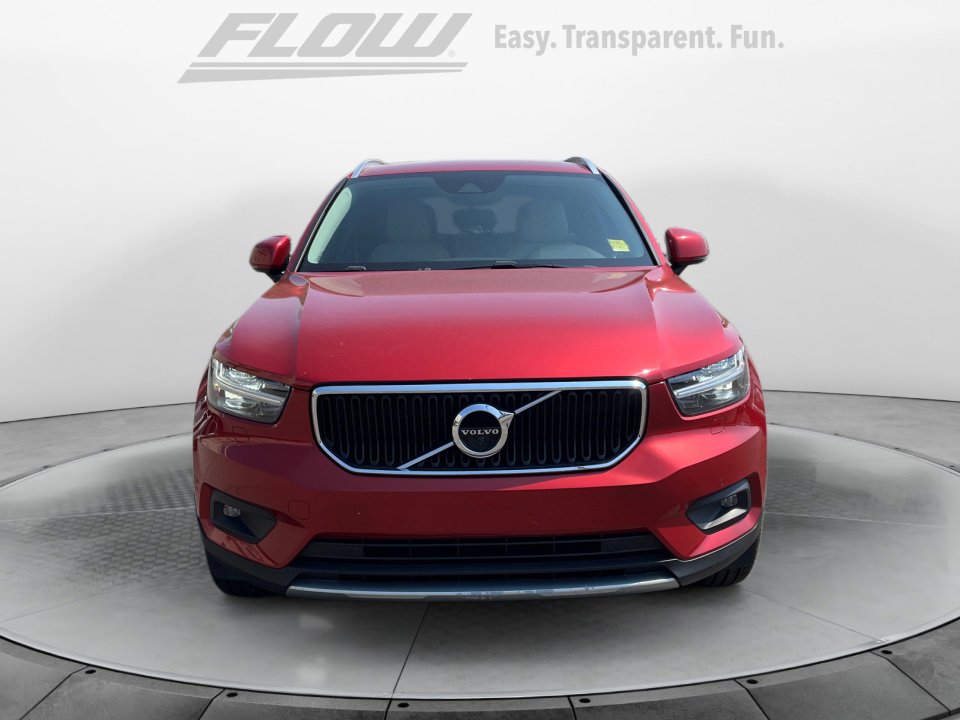 Used 2019 Volvo XC40 T4 Momentum image 3