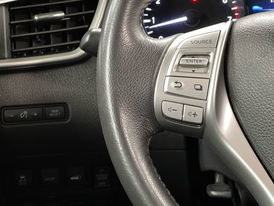 Used 2016 Nissan Rogue SL image 26