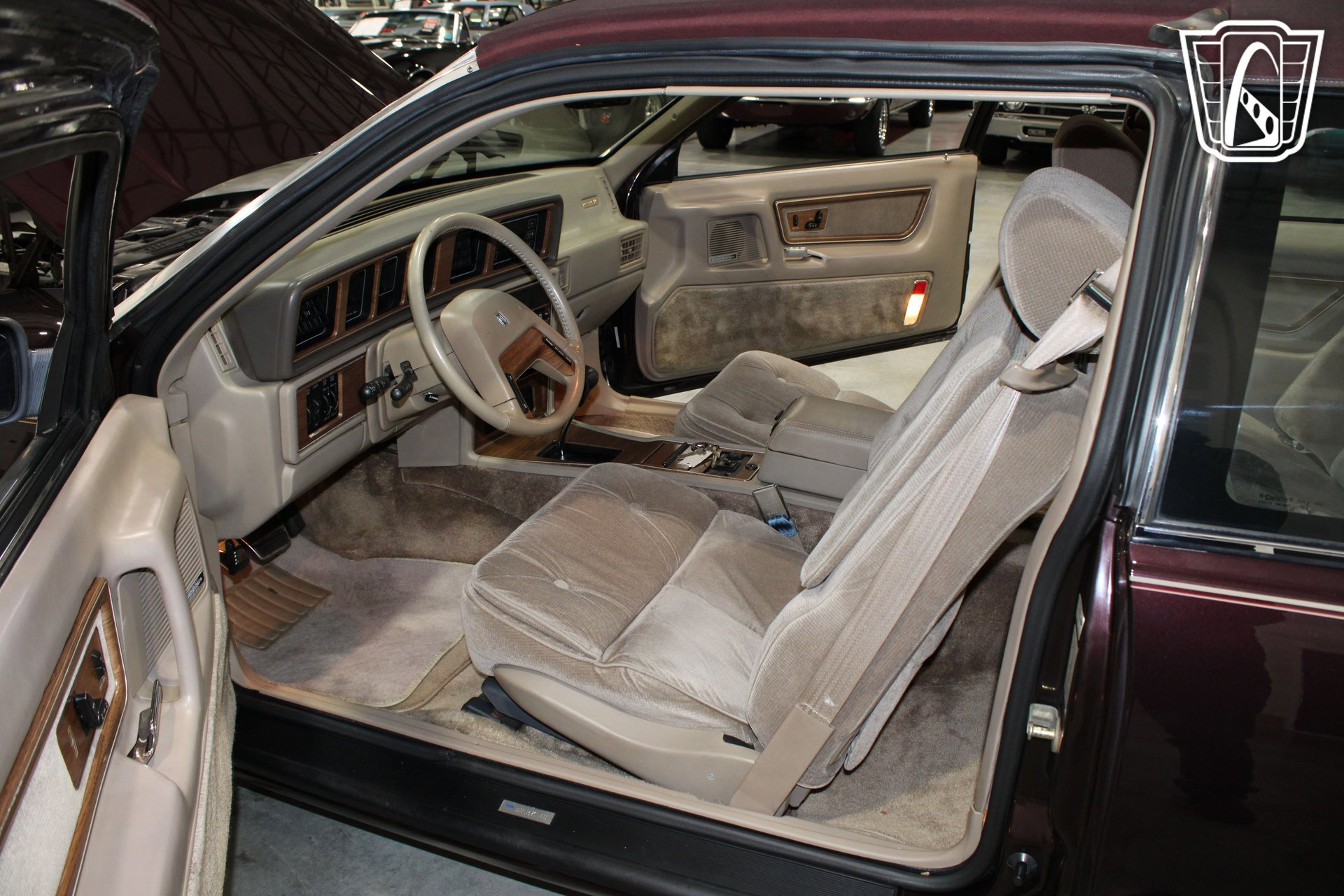 Used 1988 Lincoln Mark VII Blass image 6