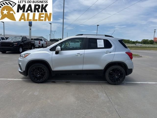 Used 2022 Chevrolet Trax LT w/ Sport Edition AWD/4WD image 3