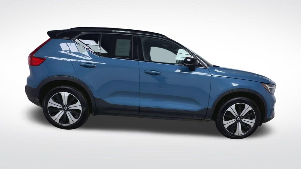 Used 2023 Volvo XC40 Recharge Plus w/ Protection Package Premier image 9