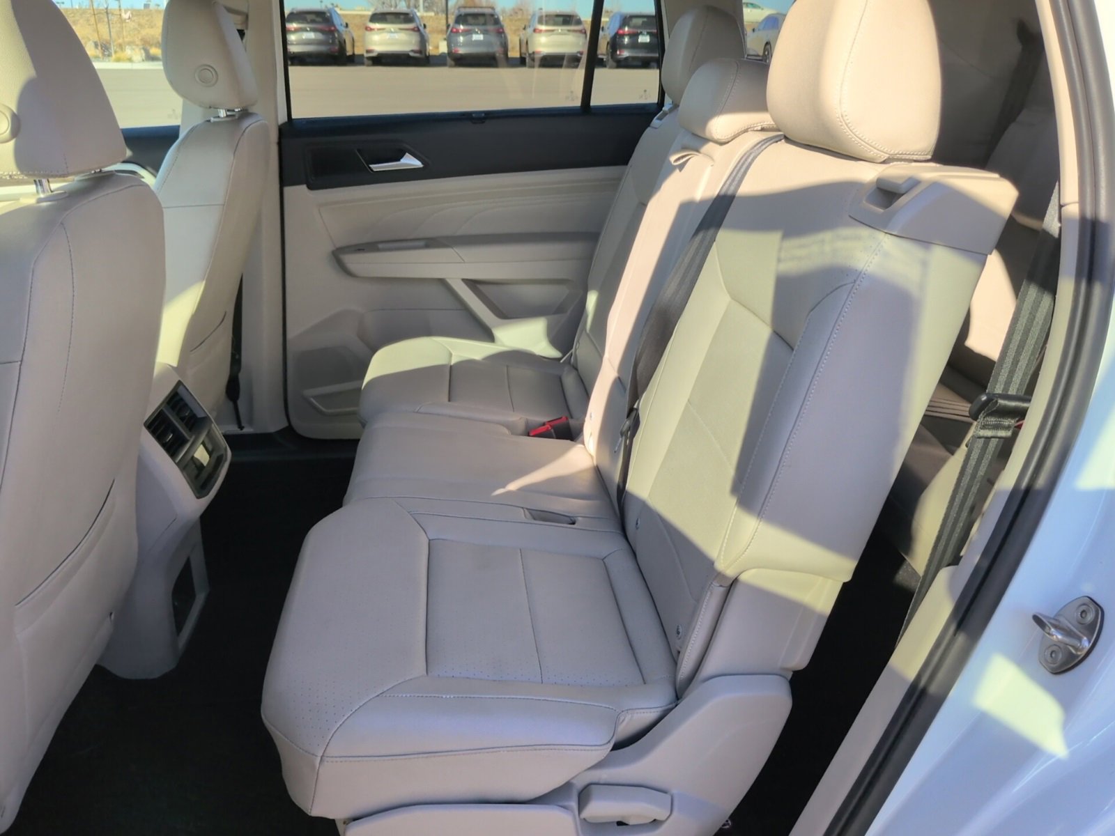 Used 2021 Volkswagen Atlas SE image 11