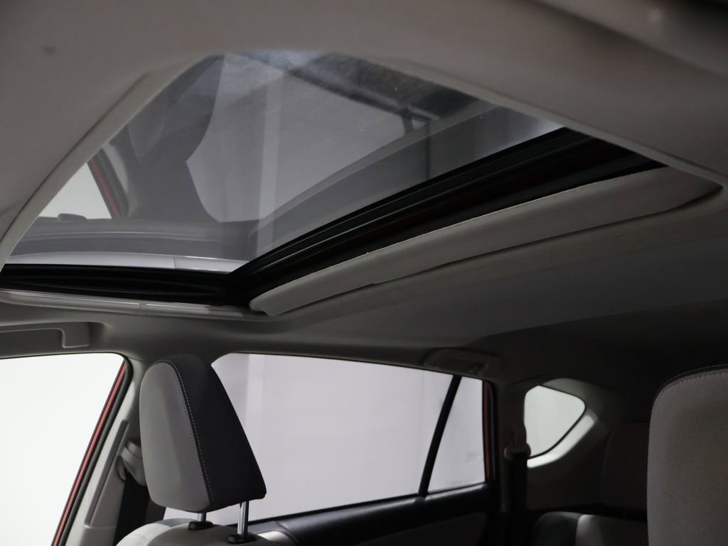 Used 2015 Toyota RAV4 XLE image 10