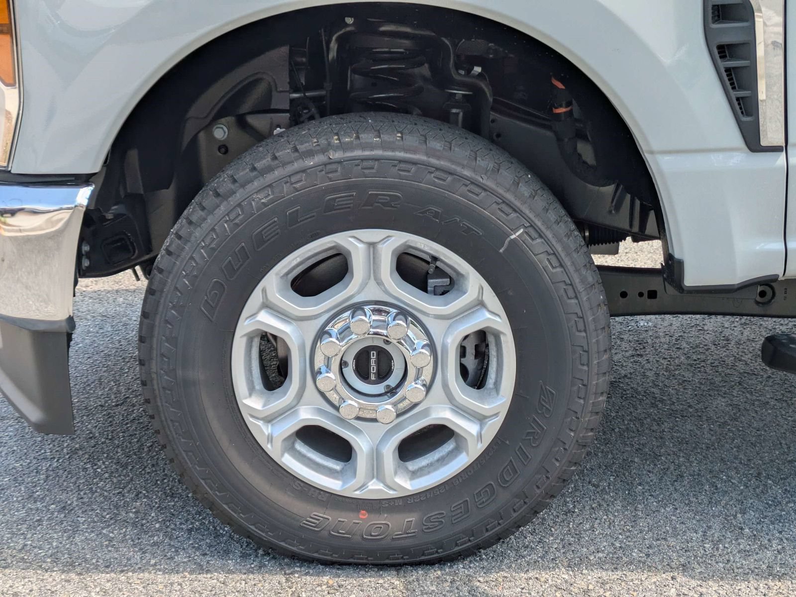 New 2026 Ford F250 XLT w/ FX4 Off-Road Package AWD/4WD image 17