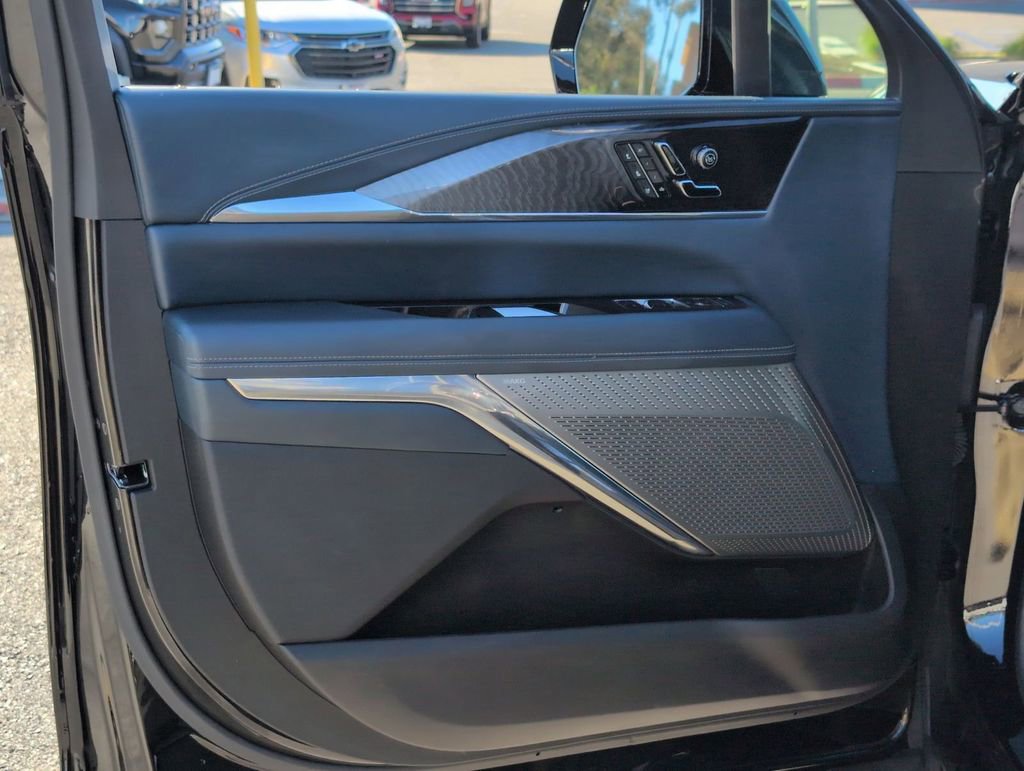 Used 2025 Cadillac Escalade IQ Luxury 2 image 19