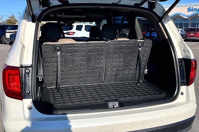 Used 2017 Honda Pilot Touring image 32