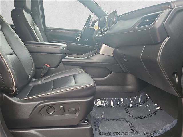Used 2023 Chevrolet Suburban Premier image 22