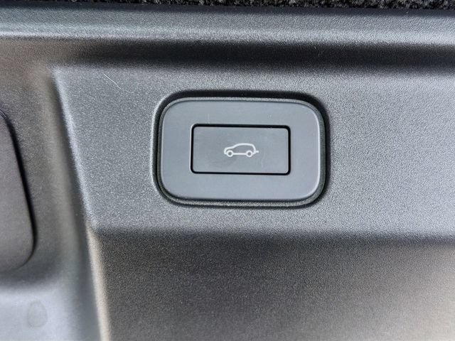 Used 2023 Land Rover Range Rover SV AWD/4WD image 47