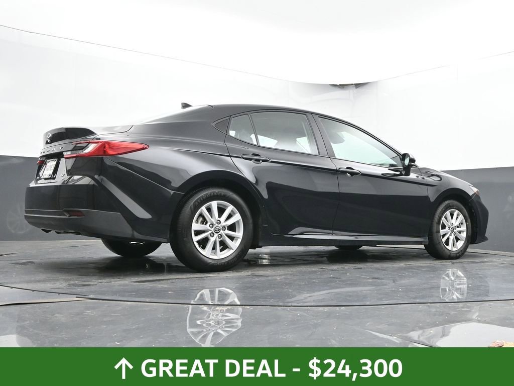 Used 2025 Toyota Camry LE image 49