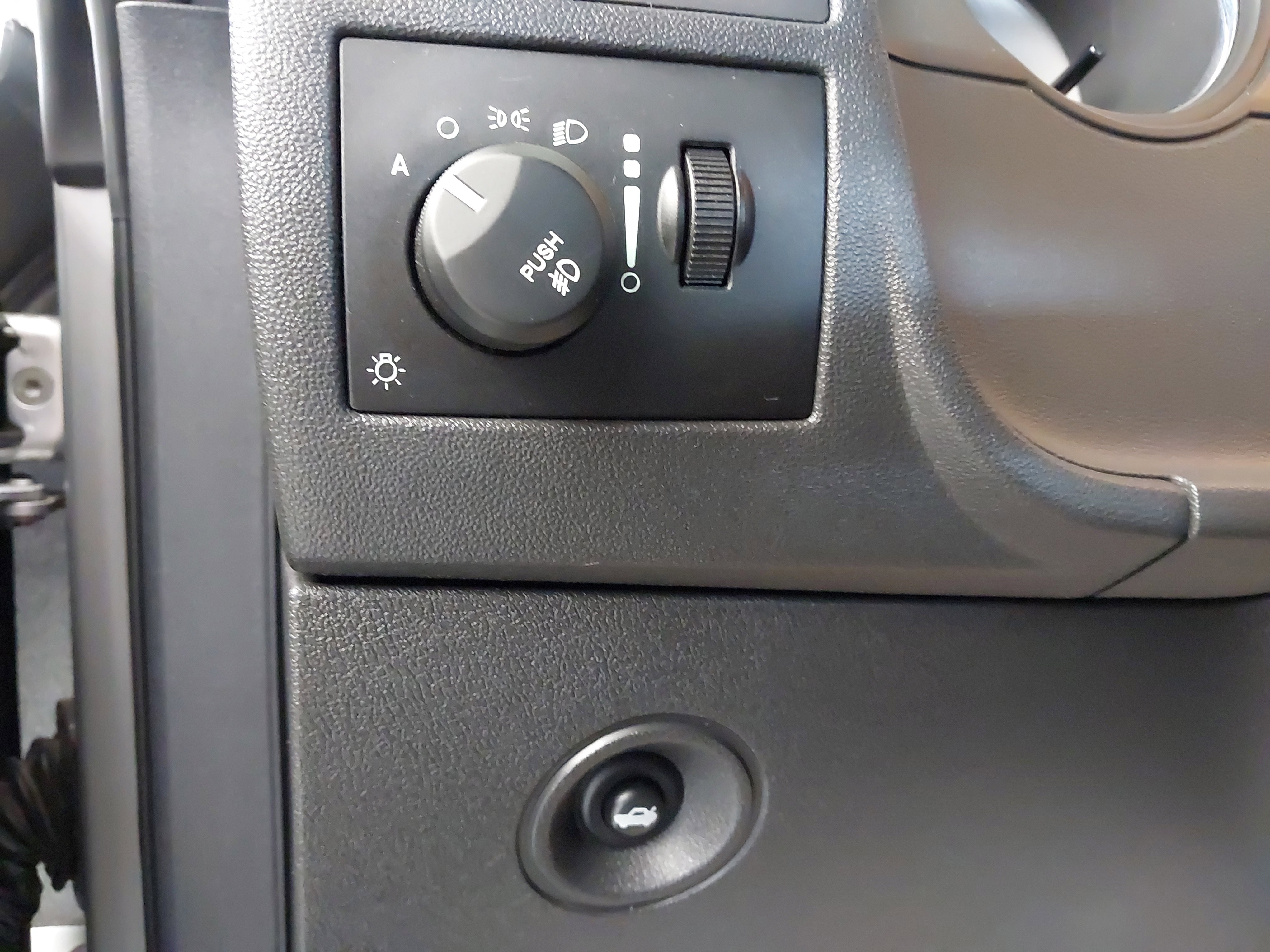 Used 2008 Dodge Challenger SRT8 image 23