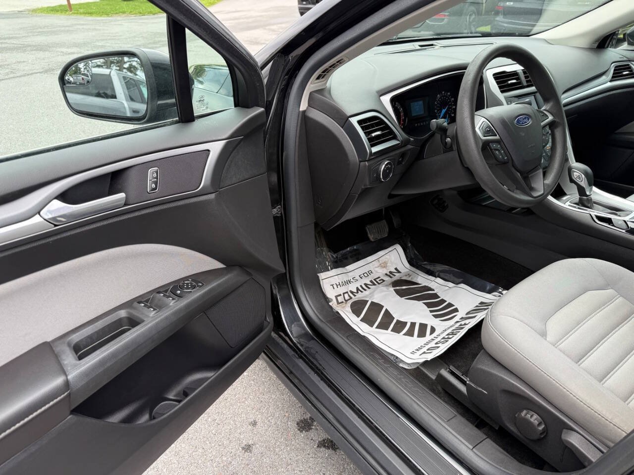Used 2013 Ford Fusion S FWD image 19