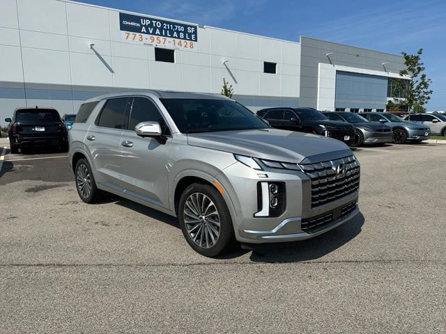 Used 2024 Hyundai Palisade Calligraphy FWD image 3