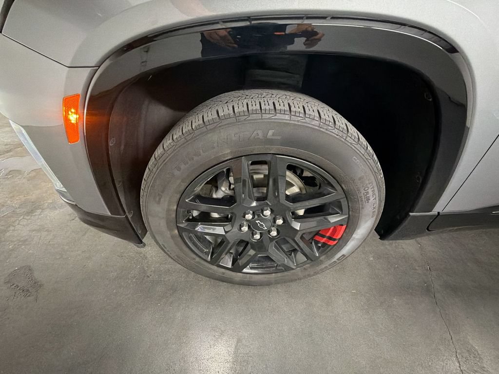 Used 2023 Chevrolet Traverse Premier w/ Redline Edition FWD image 34