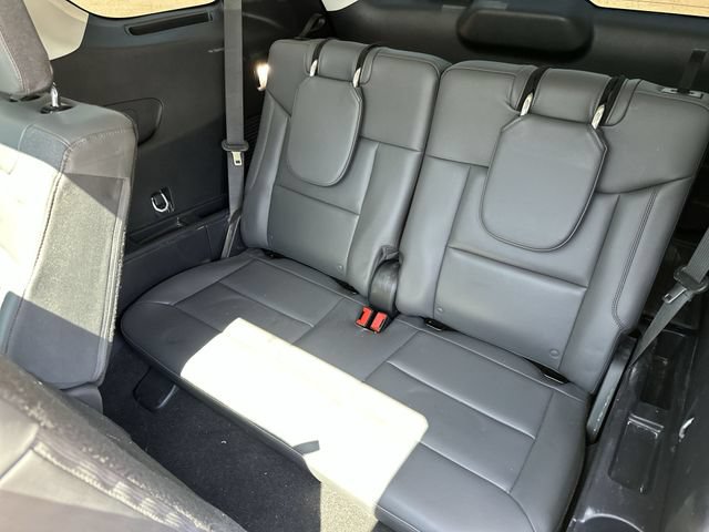 Used 2025 Ford Explorer Active w/ Active Comfort Package AWD/4WD image 28