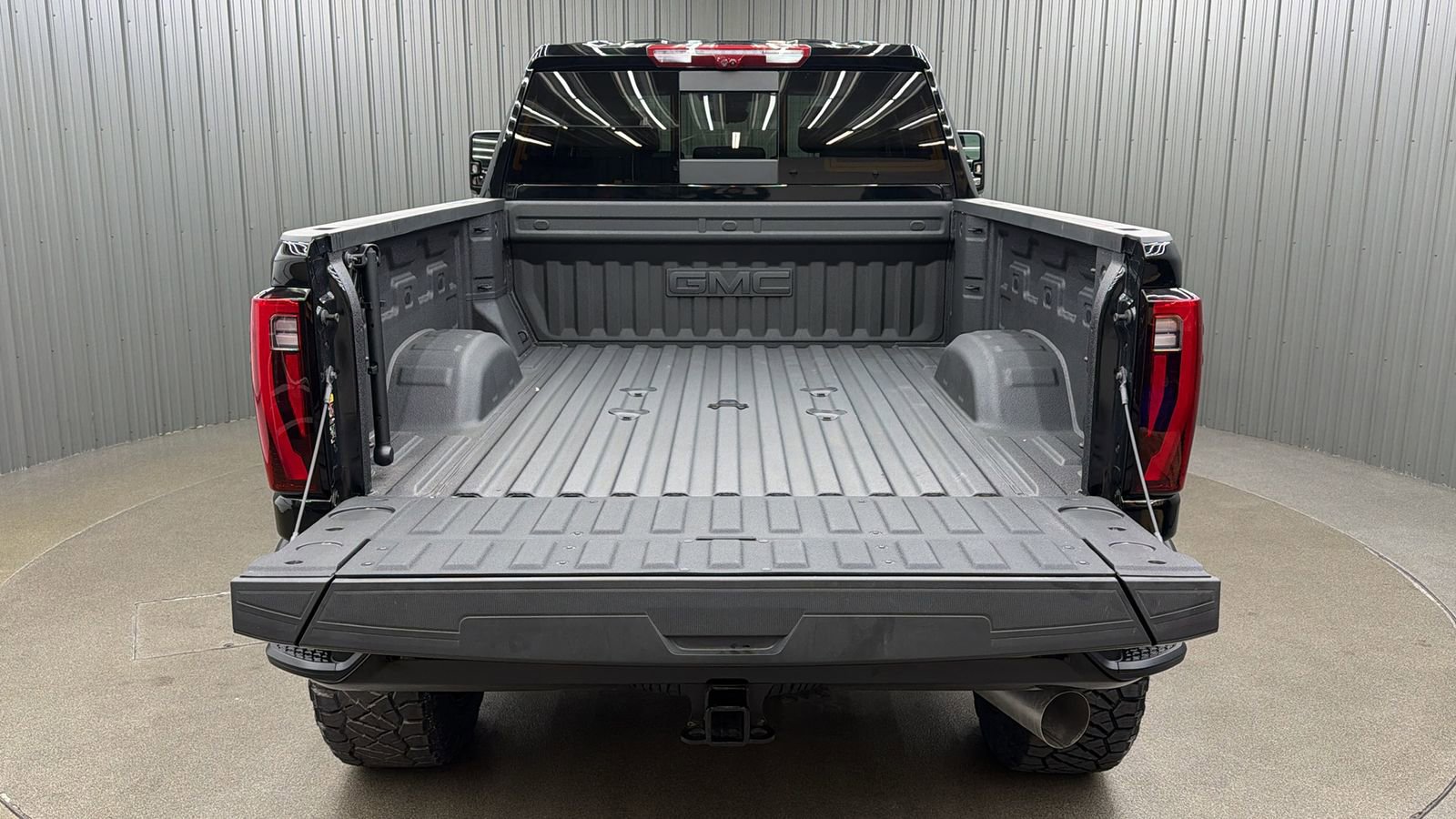 Used 2025 GMC Sierra 3500 Denali w/ Denali Reserve Package image 17
