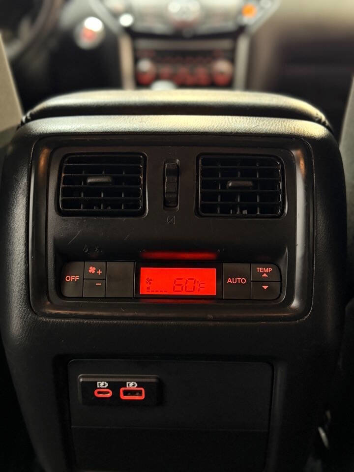 Used 2019 Nissan Pathfinder SV image 12