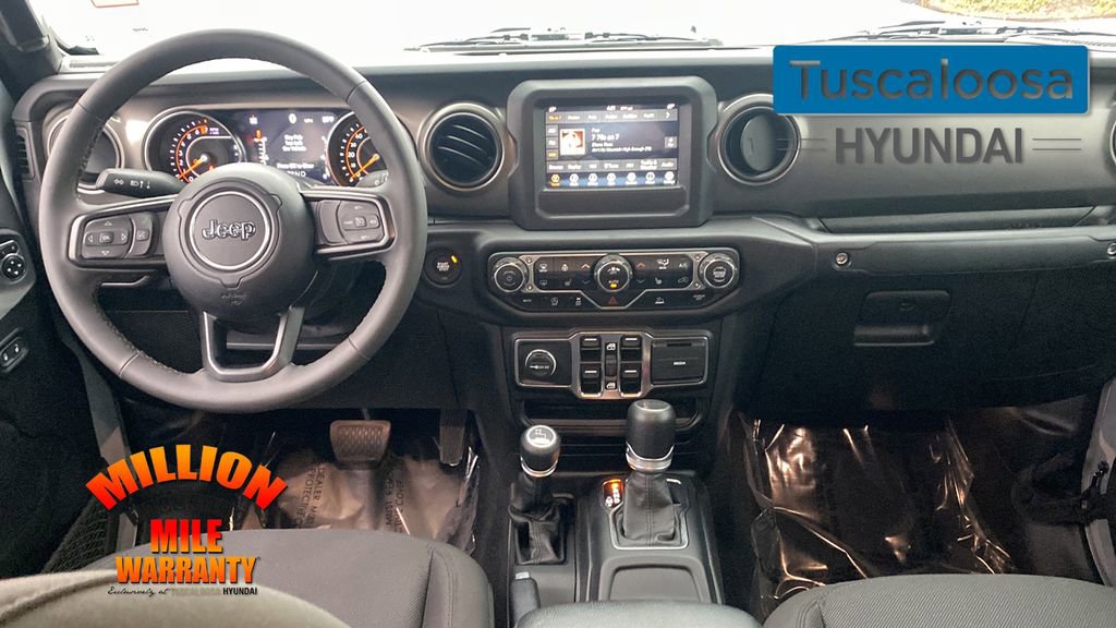 Used 2023 Jeep Gladiator Sport image 27