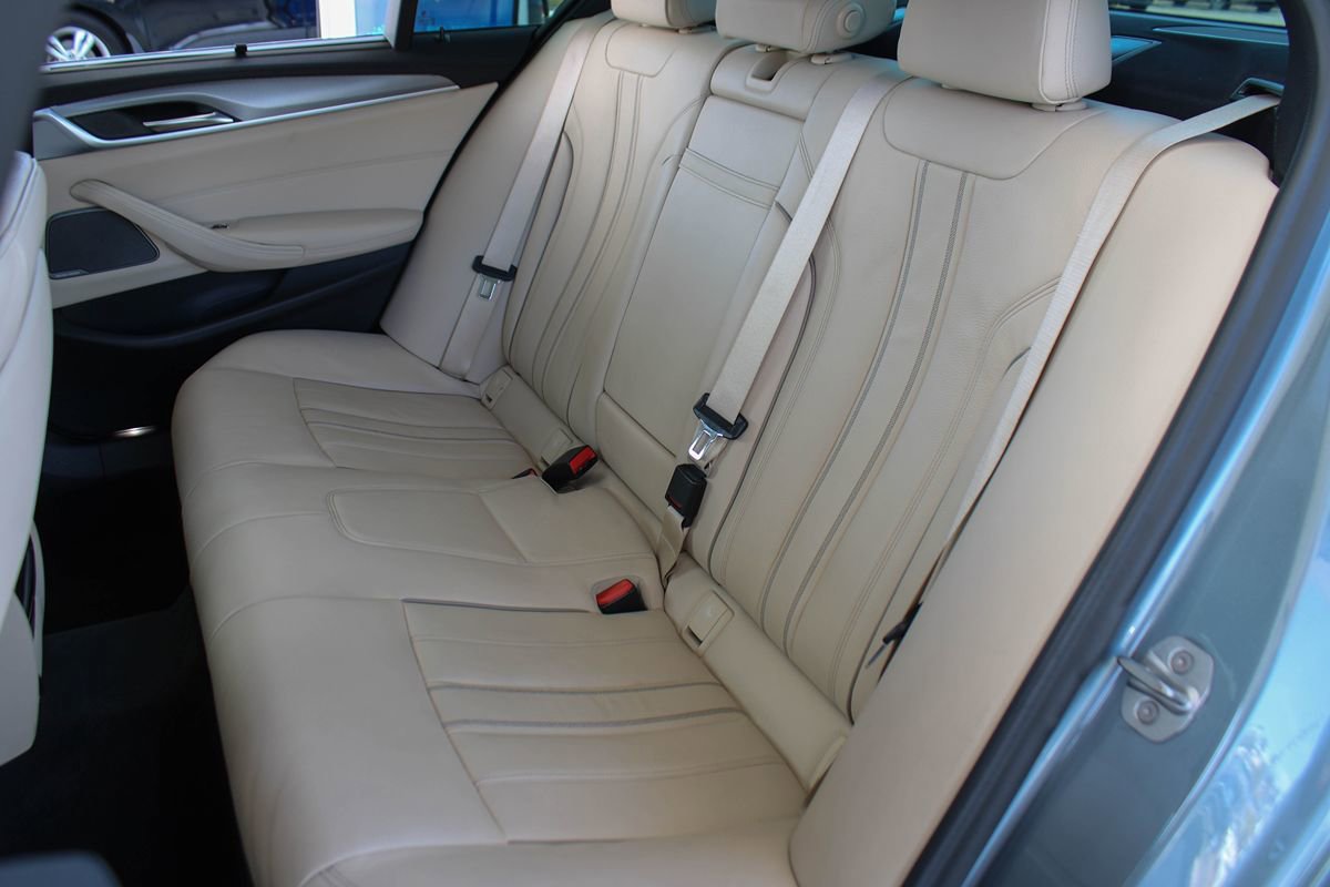 Used 2020 BMW M550i xDrive w/ Executive Package AWD/4WD image 23