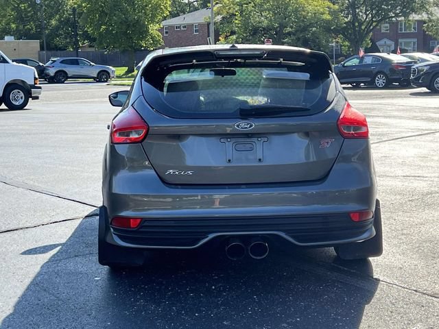 Used 2016 Ford Focus ST FWD image 4