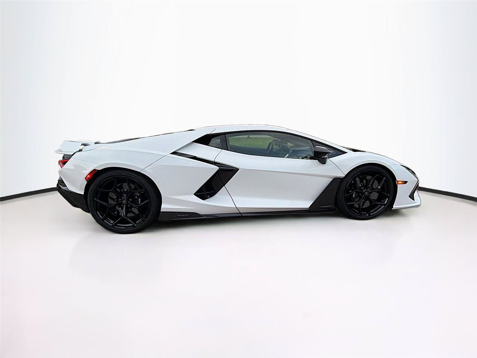 Used 2024 Lamborghini Revuelto AWD/4WD image 42