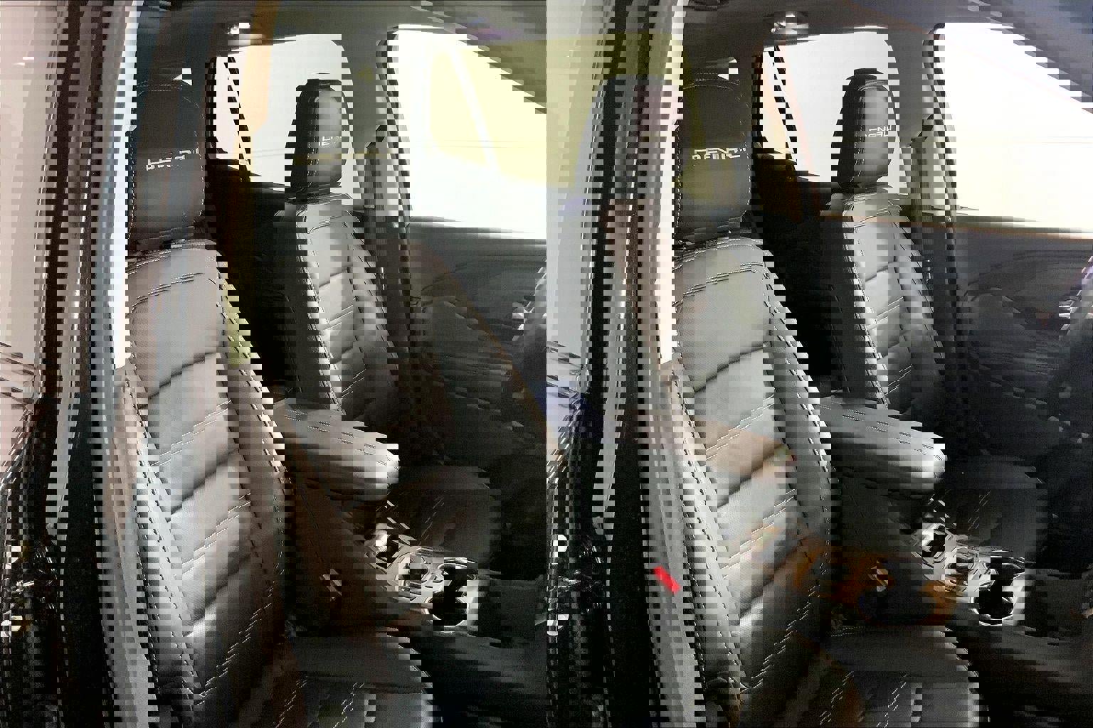 Used 2023 GMC Terrain Denali w/ Black Diamond Edition image 7