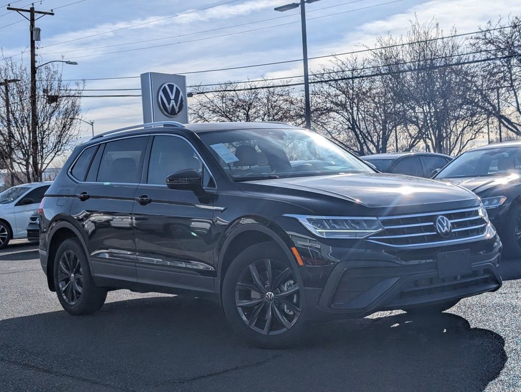 New 2024 Volkswagen Tiguan SE