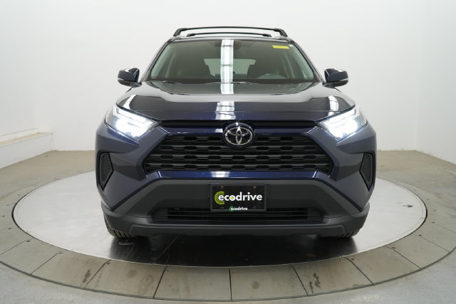 Used 2022 Toyota RAV4 XLE w/ Convenience Package AWD/4WD image 2