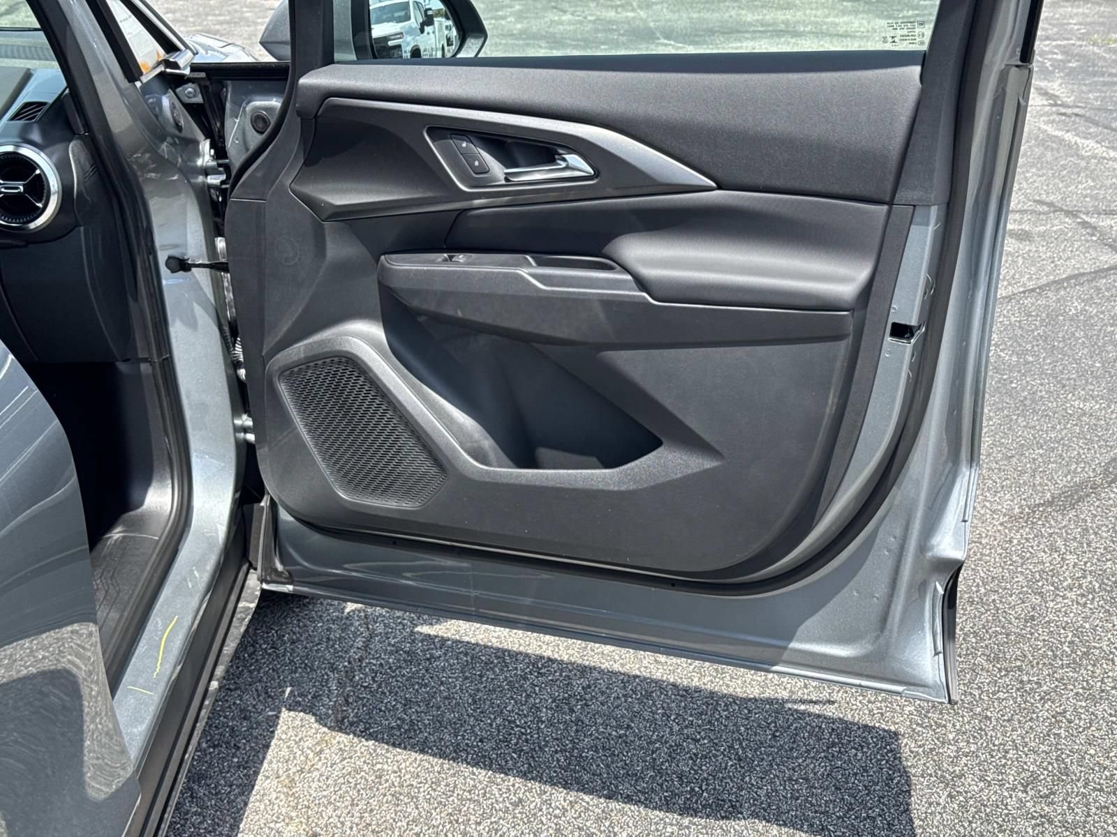 New 2026 Chevrolet Equinox EV LT w/ Comfort Package AWD/4WD image 10