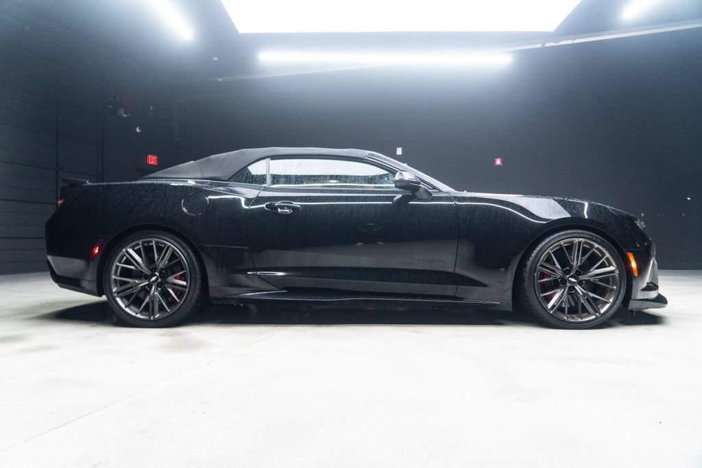 Used 2018 Chevrolet Camaro ZL1 RWD image 11