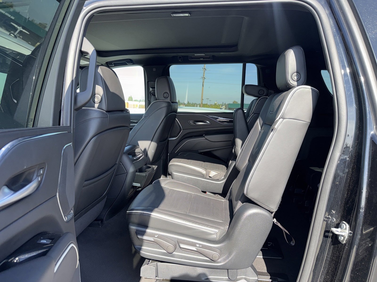 Used 2023 Cadillac Escalade ESV Sport image 6