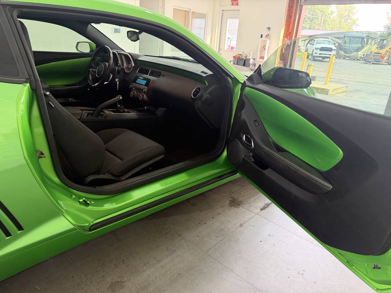 Used 2010 Chevrolet Camaro LT RWD image 17